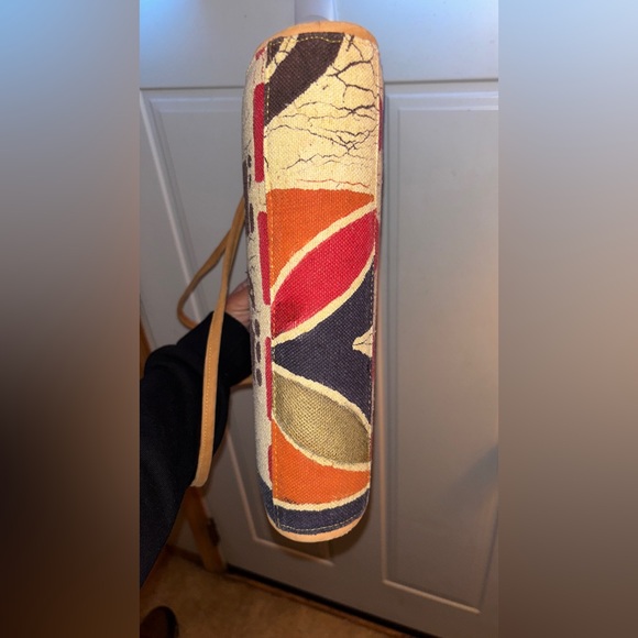 Elephant Motif Tan and Black Shoulder Bag - Picture 7 of 7